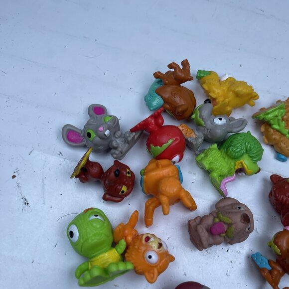 Lot of Moose Toys Uggly's Pet Shop Figures Ugly Ugliest - - Picture 2 of 10